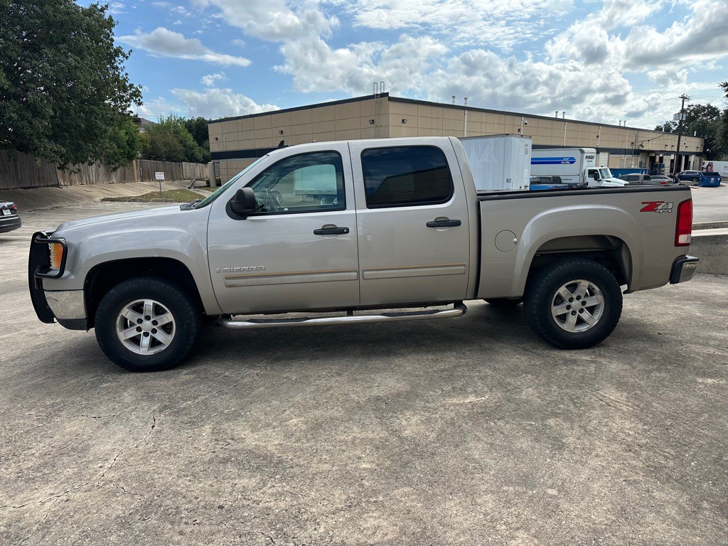 2009 GMC Sierra Image 2
