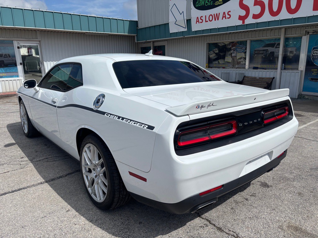 2016 Dodge Challenger Image 3