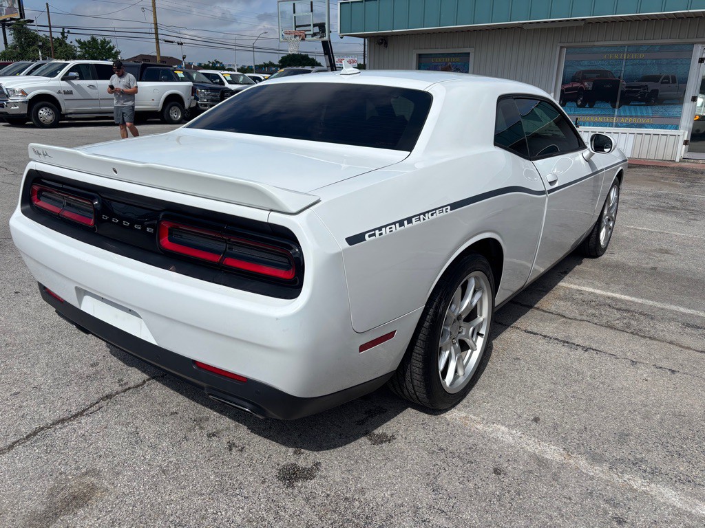 2016 Dodge Challenger Image 5