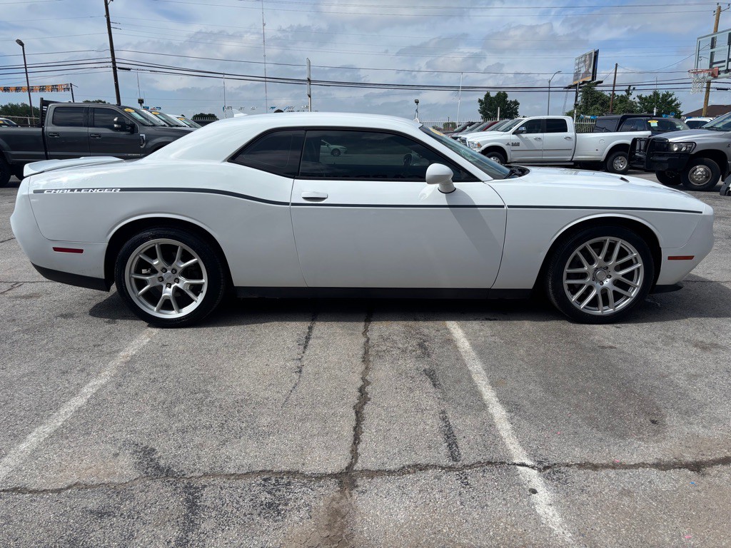 2016 Dodge Challenger Image 6