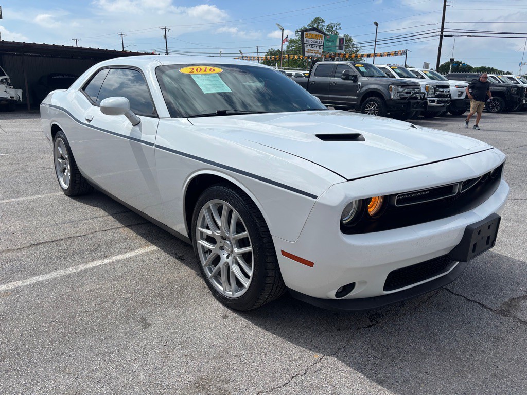 2016 Dodge Challenger Image 7