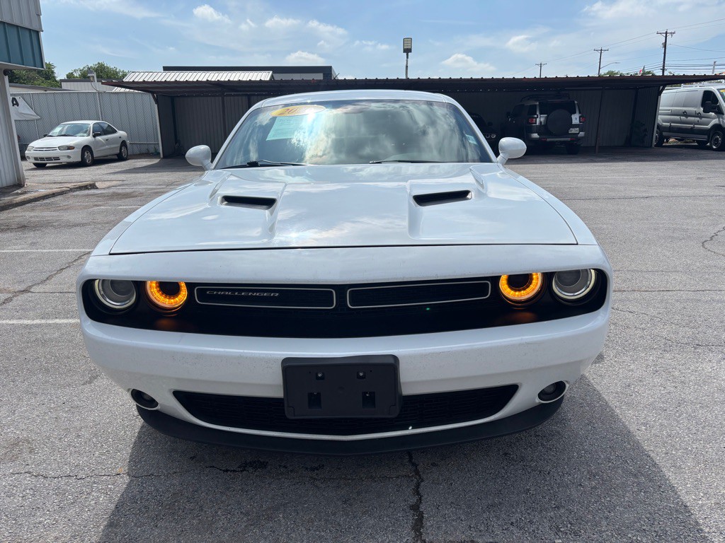2016 Dodge Challenger Image 8