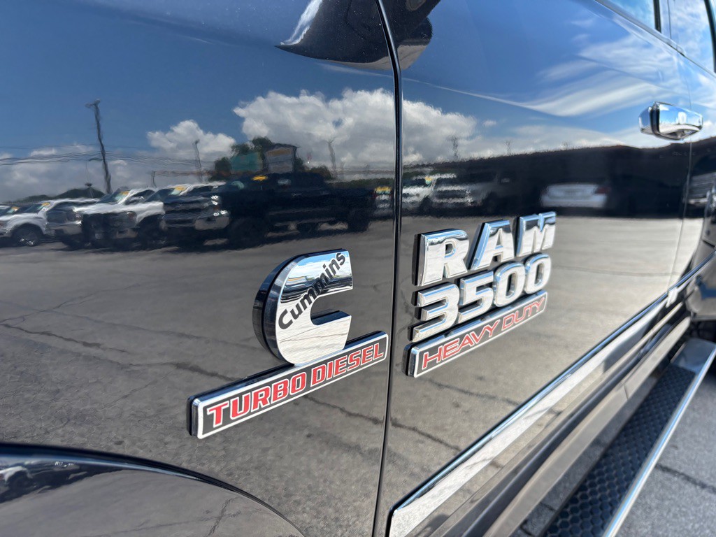 2018 RAM 3500 Image 9
