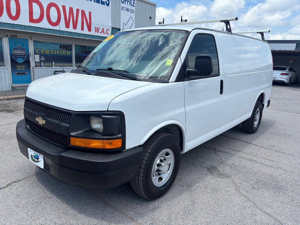 2015 Chevrolet Express Image 1