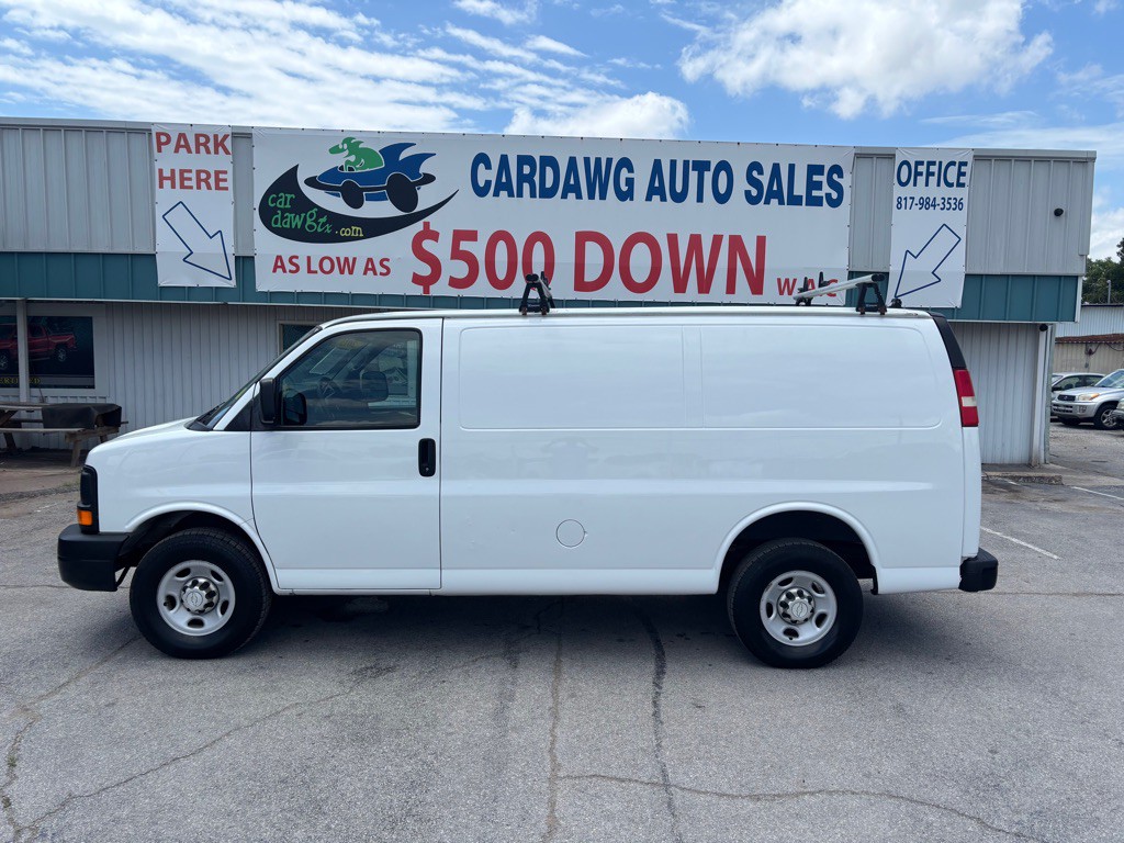 2015 Chevrolet Express Image 2