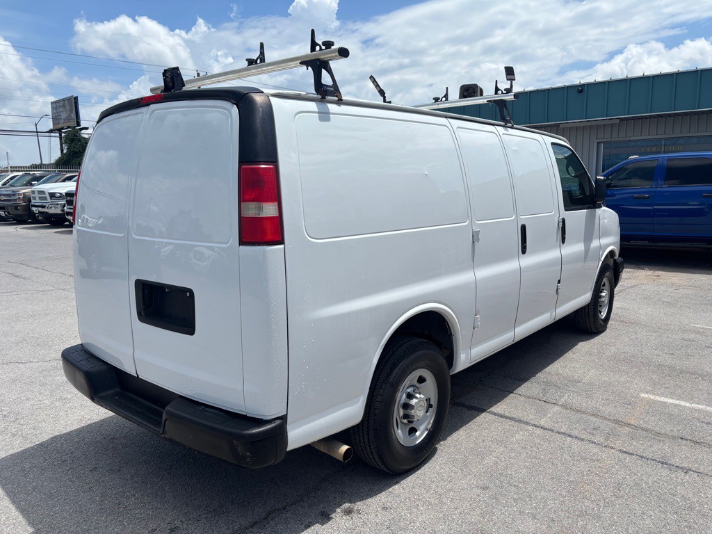 2015 Chevrolet Express Image 5