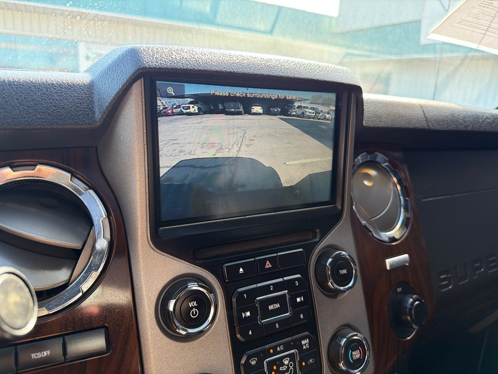 2015 Ford F-350 Image 17