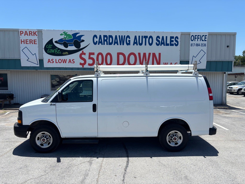 2017 GMC Savana Image 2