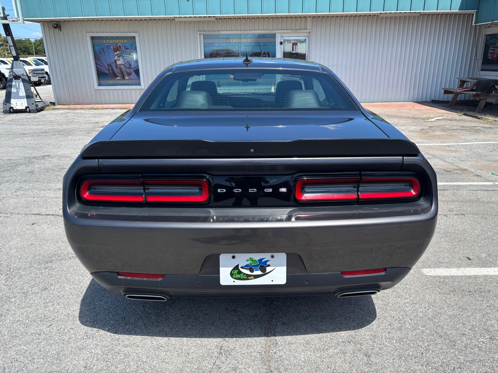 2018 Dodge Challenger Image 4