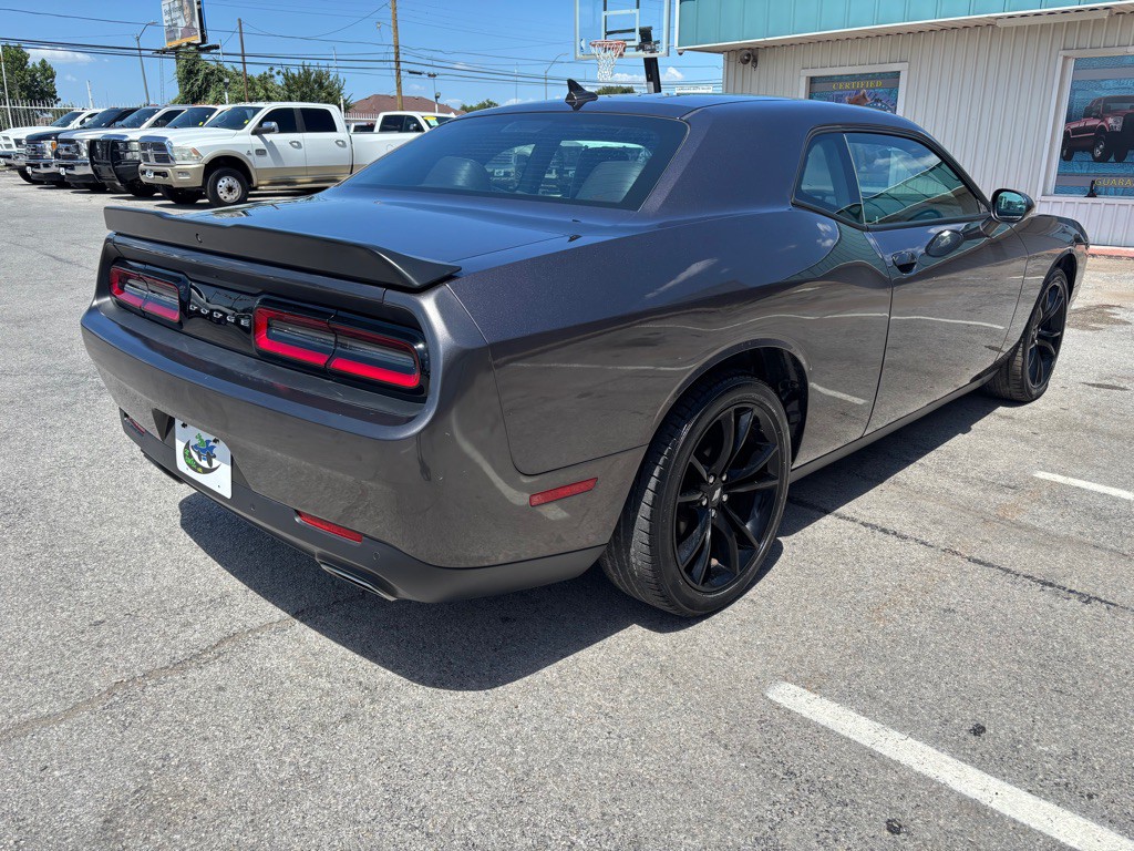 2018 Dodge Challenger Image 5