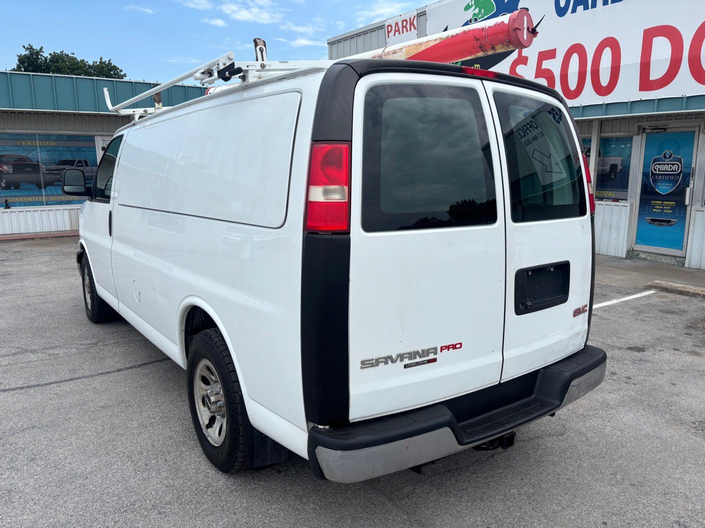 2013 GMC Savana Image 3