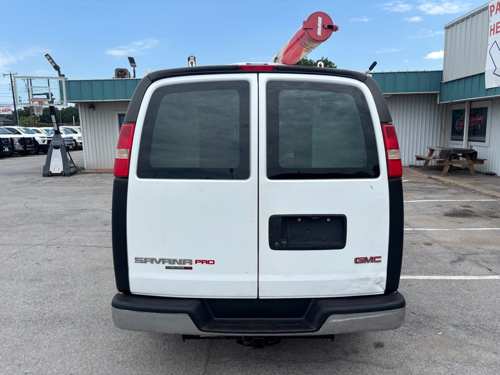 2013 GMC Savana Image 4