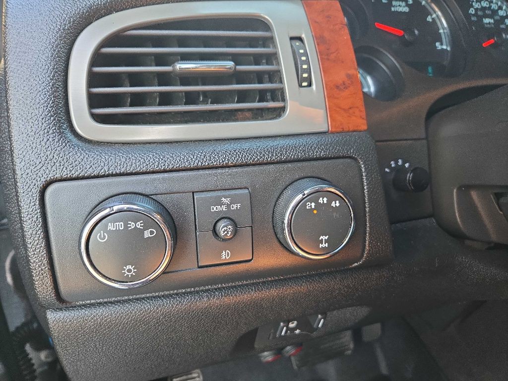 2013 GMC Savana Image 32