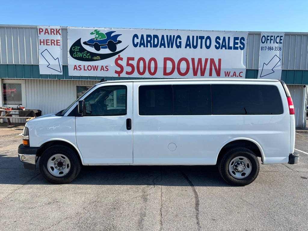 2017 Chevrolet Express Image 2