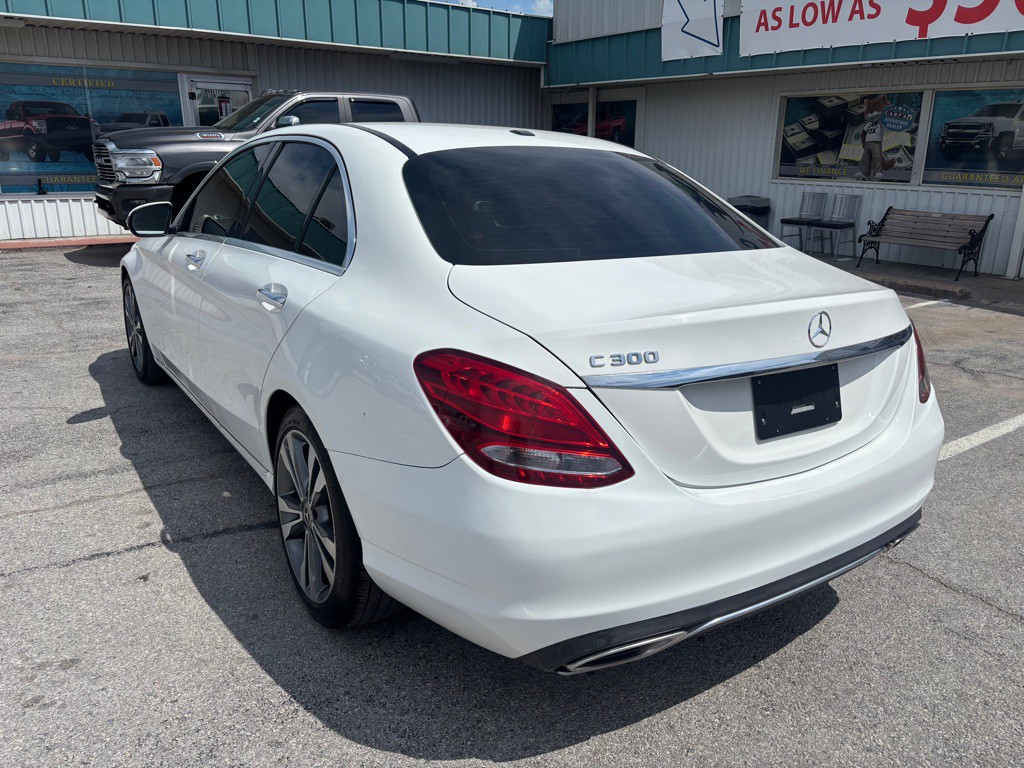 2018 Mercedes-Benz C-Class Image 3