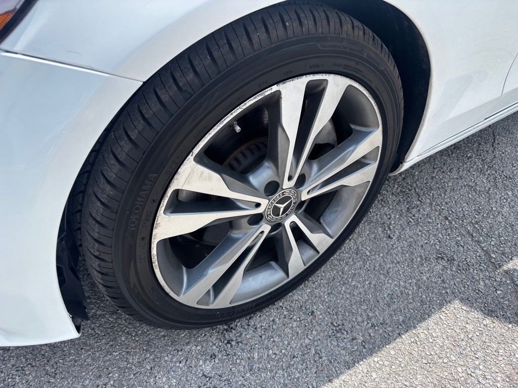 2018 Mercedes-Benz C-Class Image 9
