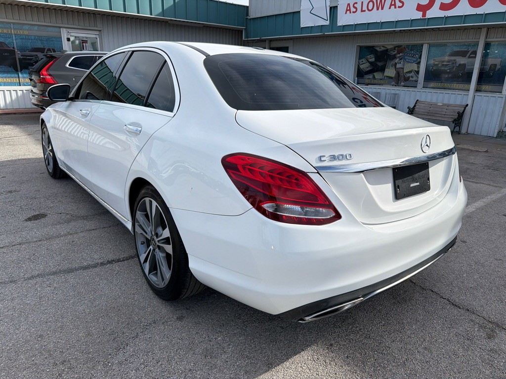 2018 Mercedes-Benz C-Class Image 3
