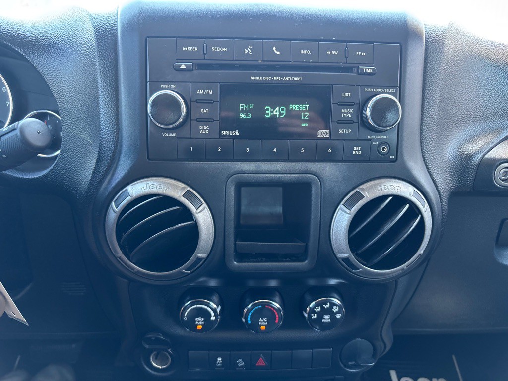 2014 Jeep Wrangler Unlimited Image 15