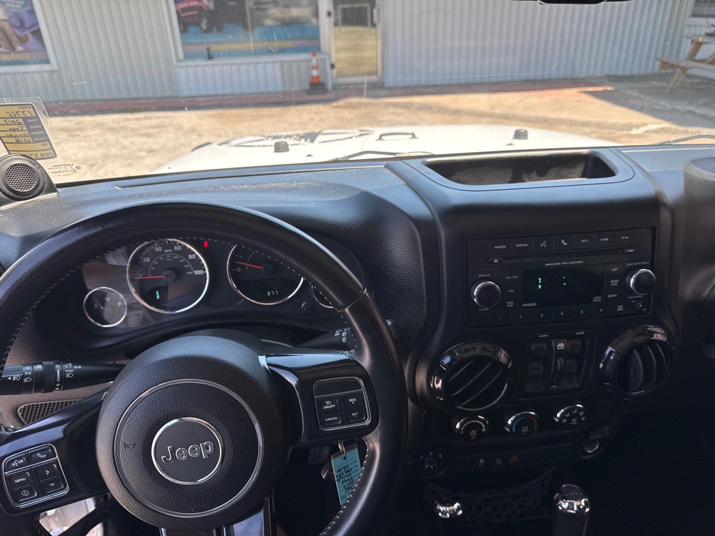 2013 Jeep Wrangler Unlimited Image 13
