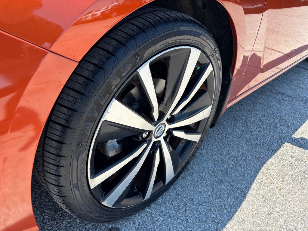 2021 Nissan Altima Image 9