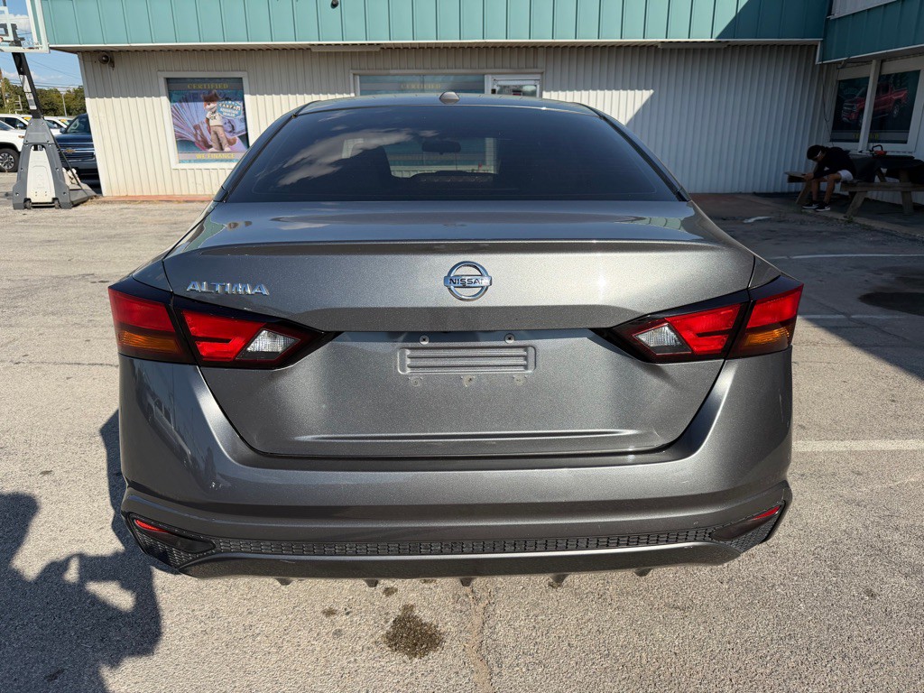 2019 Nissan Altima Image 4