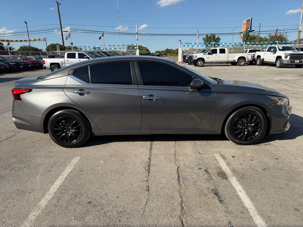 2019 Nissan Altima Image 6