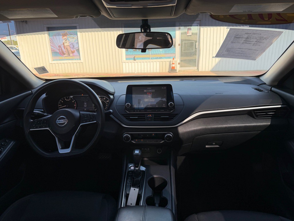 2019 Nissan Altima Image 12