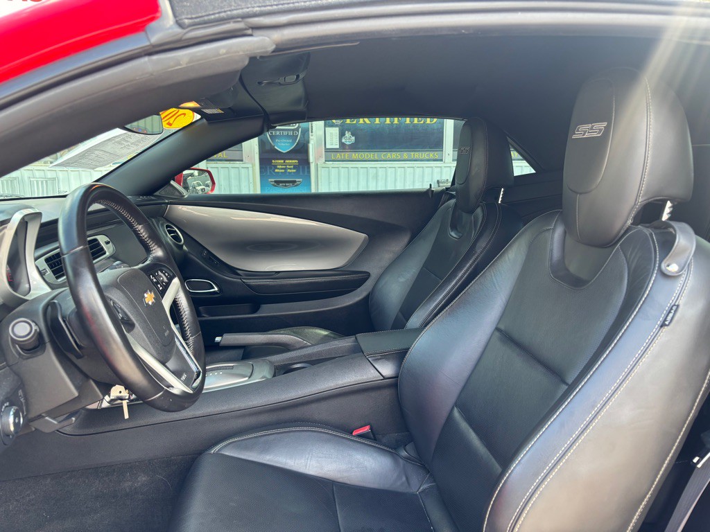 2015 Chevrolet Camaro Image 11