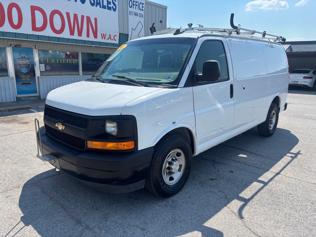 2017 Chevrolet Express Image 1