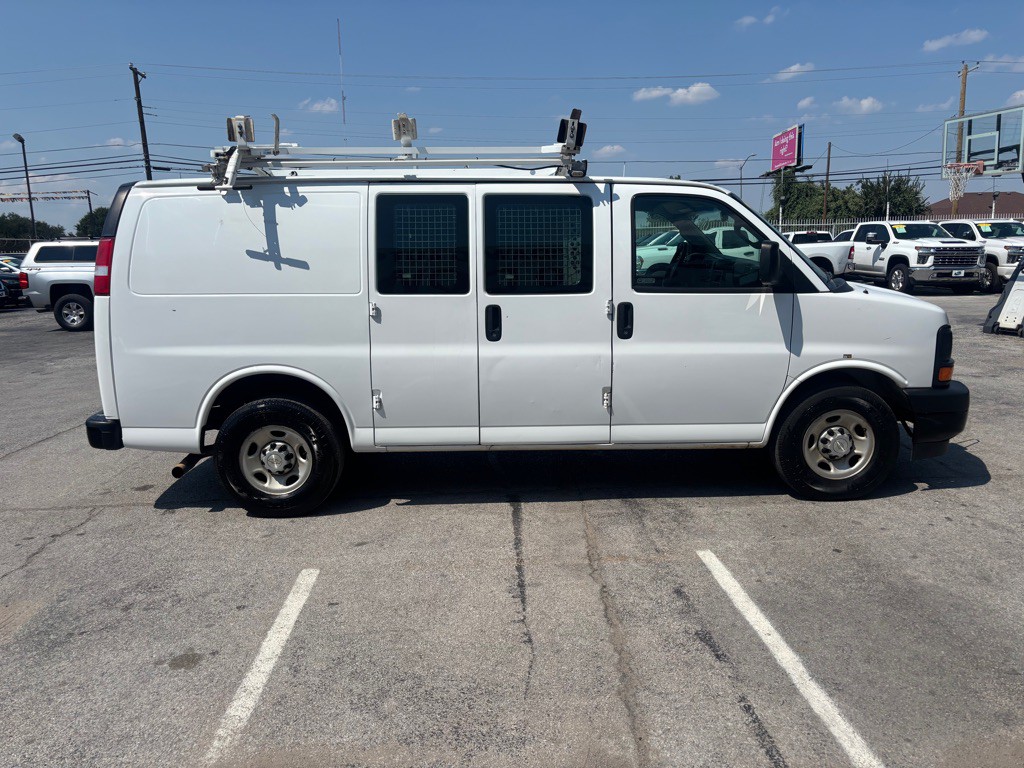 2017 Chevrolet Express Image 6