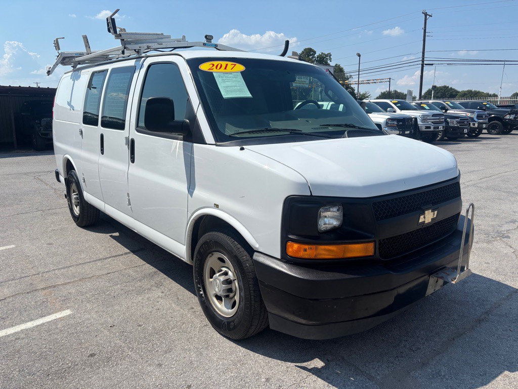 2017 Chevrolet Express Image 7