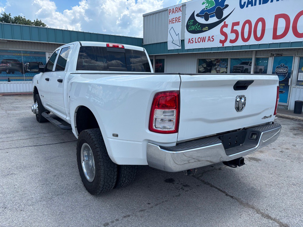 2019 RAM 3500 Image 3