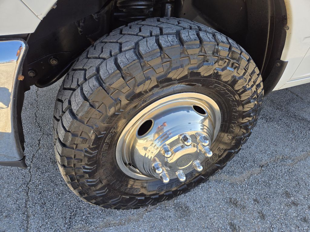 2018 RAM 3500 Image 9