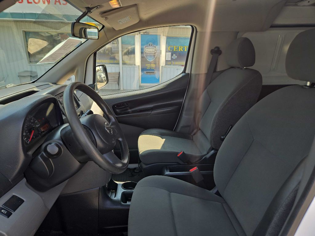 2016 Nissan NV200 Image 11