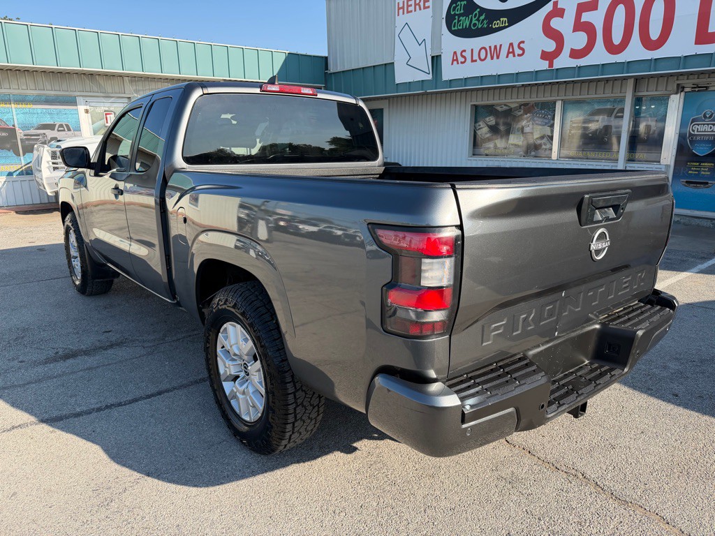 2022 Nissan Frontier Image 3