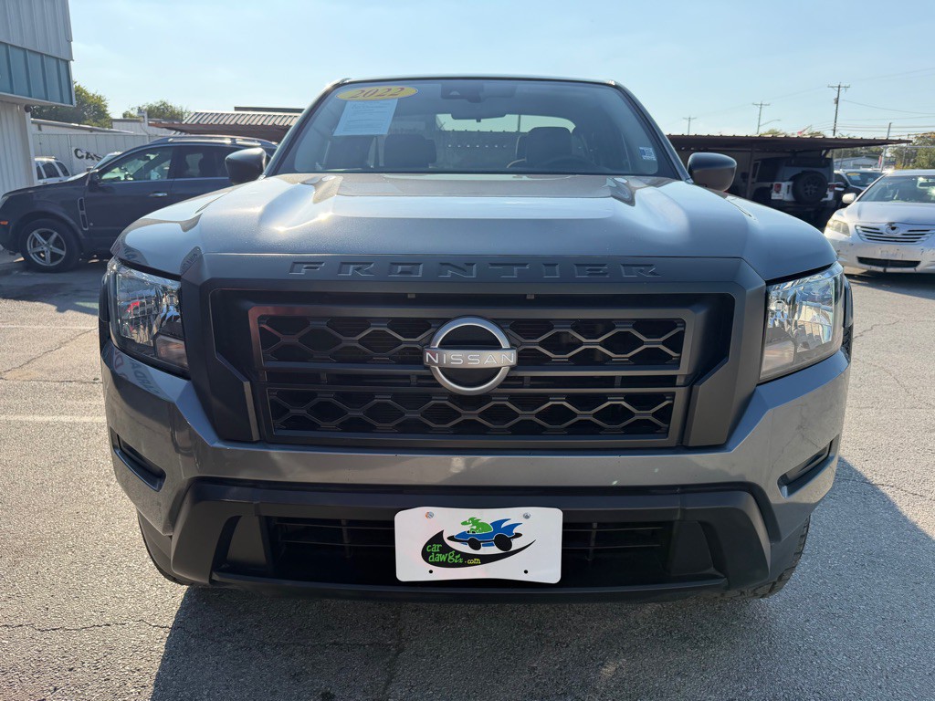 2022 Nissan Frontier Image 8