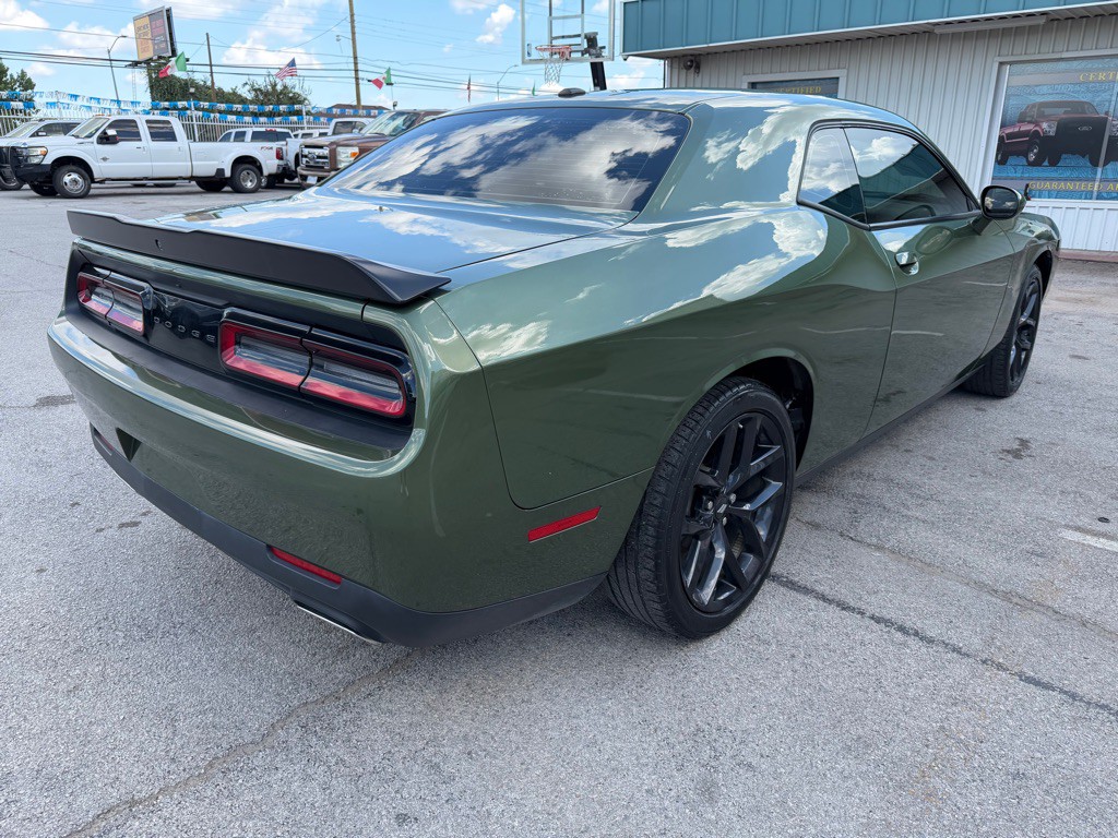 2022 Dodge Challenger Image 5