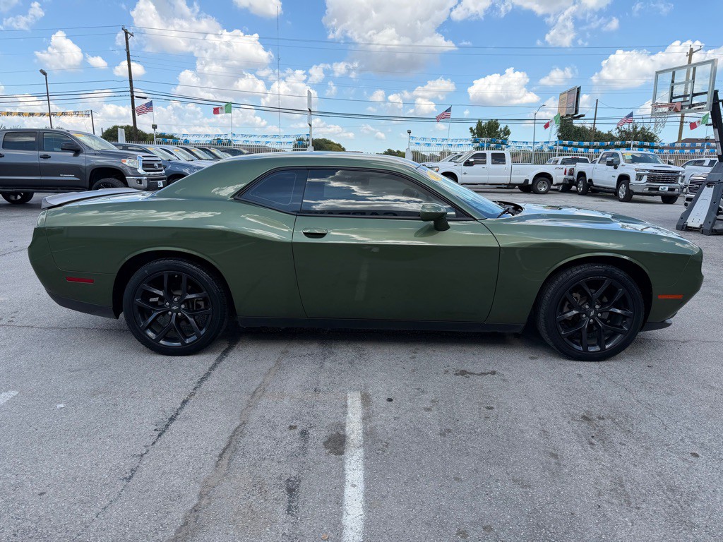 2022 Dodge Challenger Image 6
