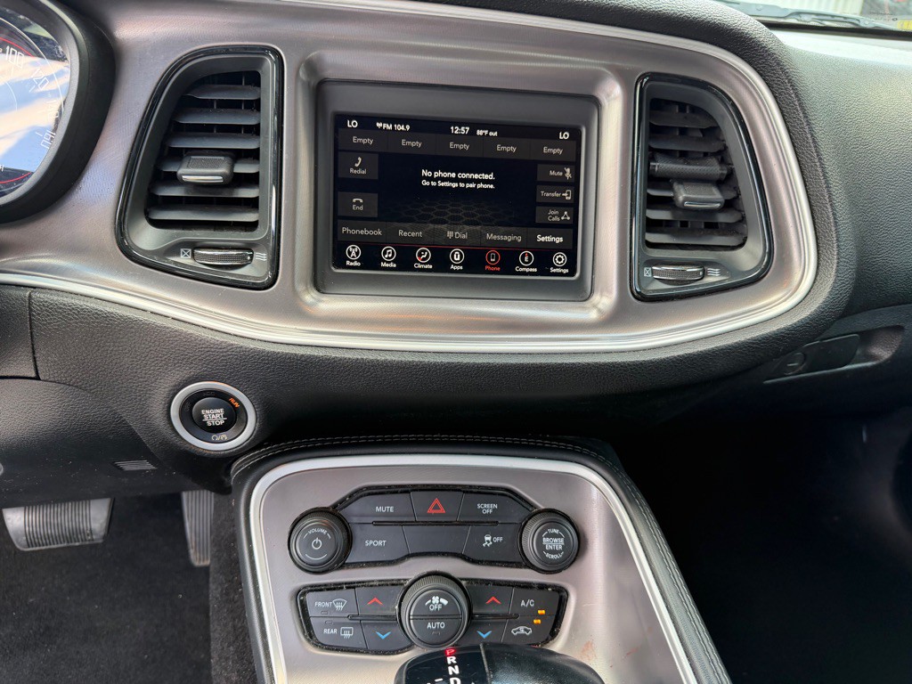 2022 Dodge Challenger Image 12