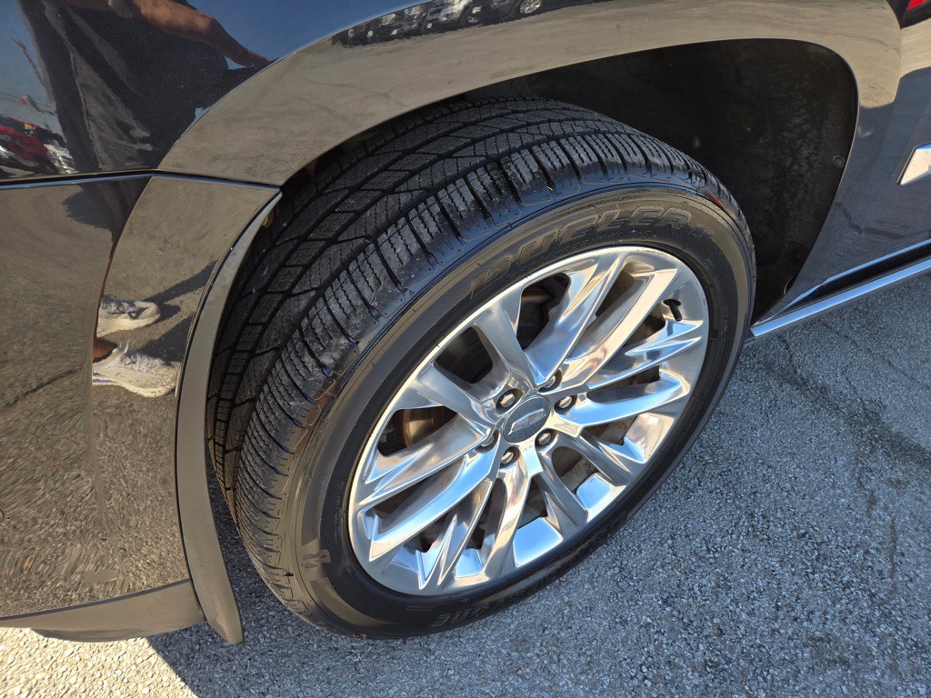 2019 Cadillac Escalade Image 9