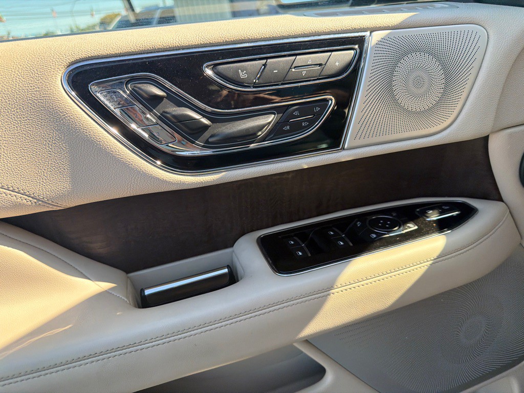 2020 Lincoln Navigator Image 20