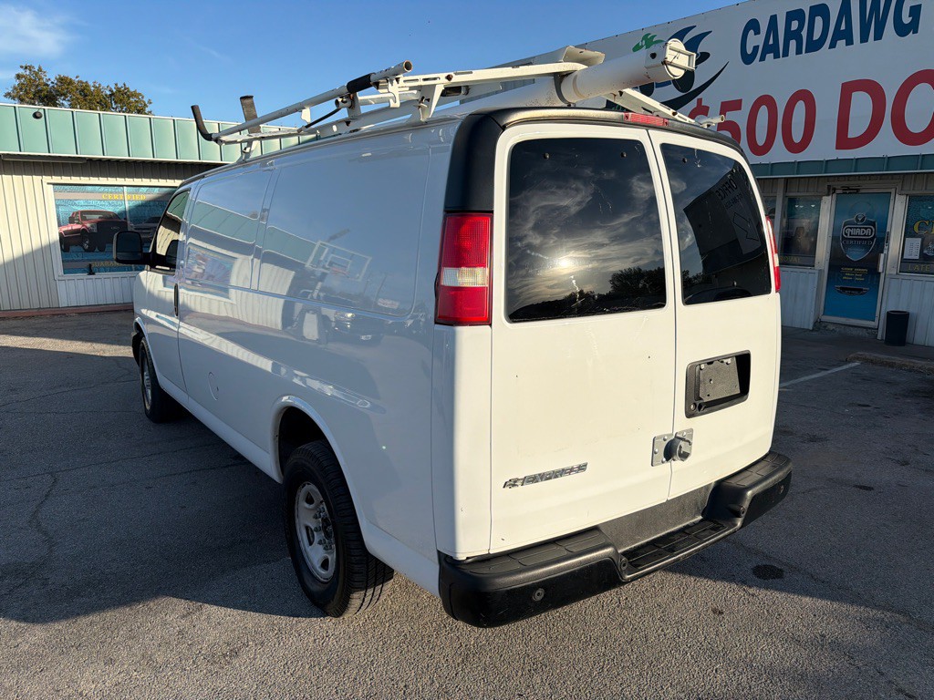 2019 Chevrolet Express Image 3