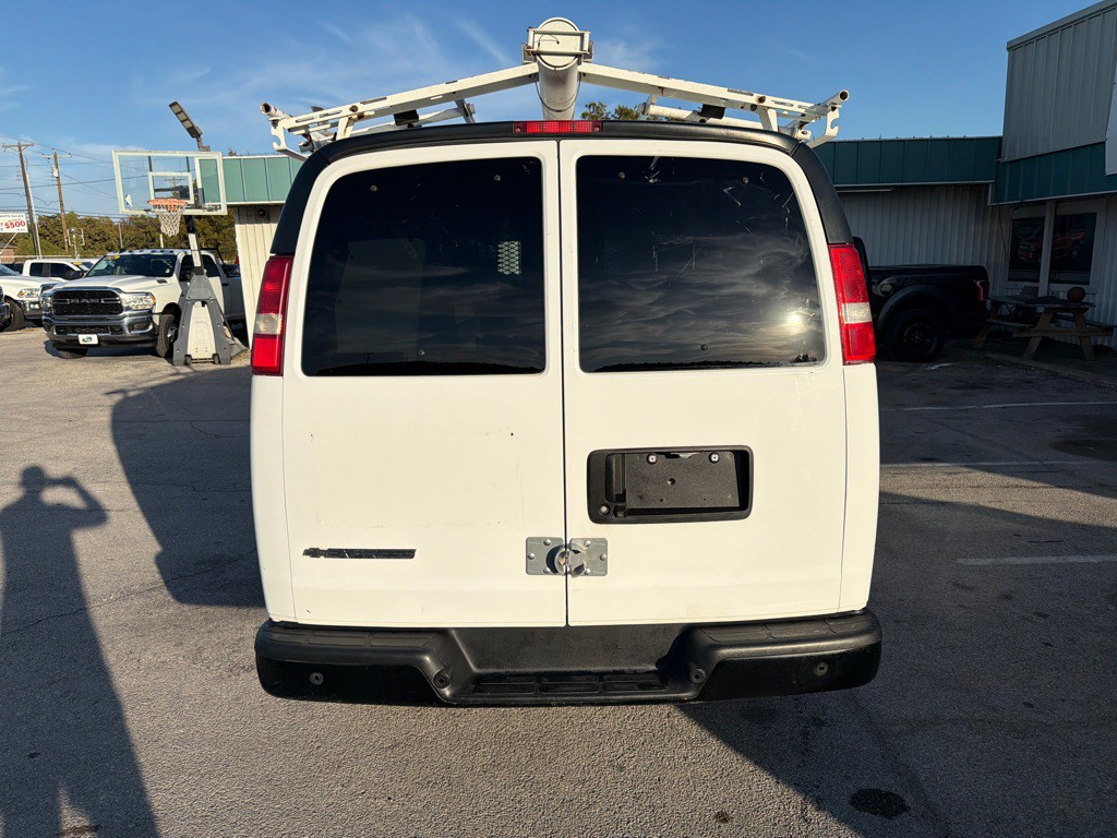 2019 Chevrolet Express Image 4