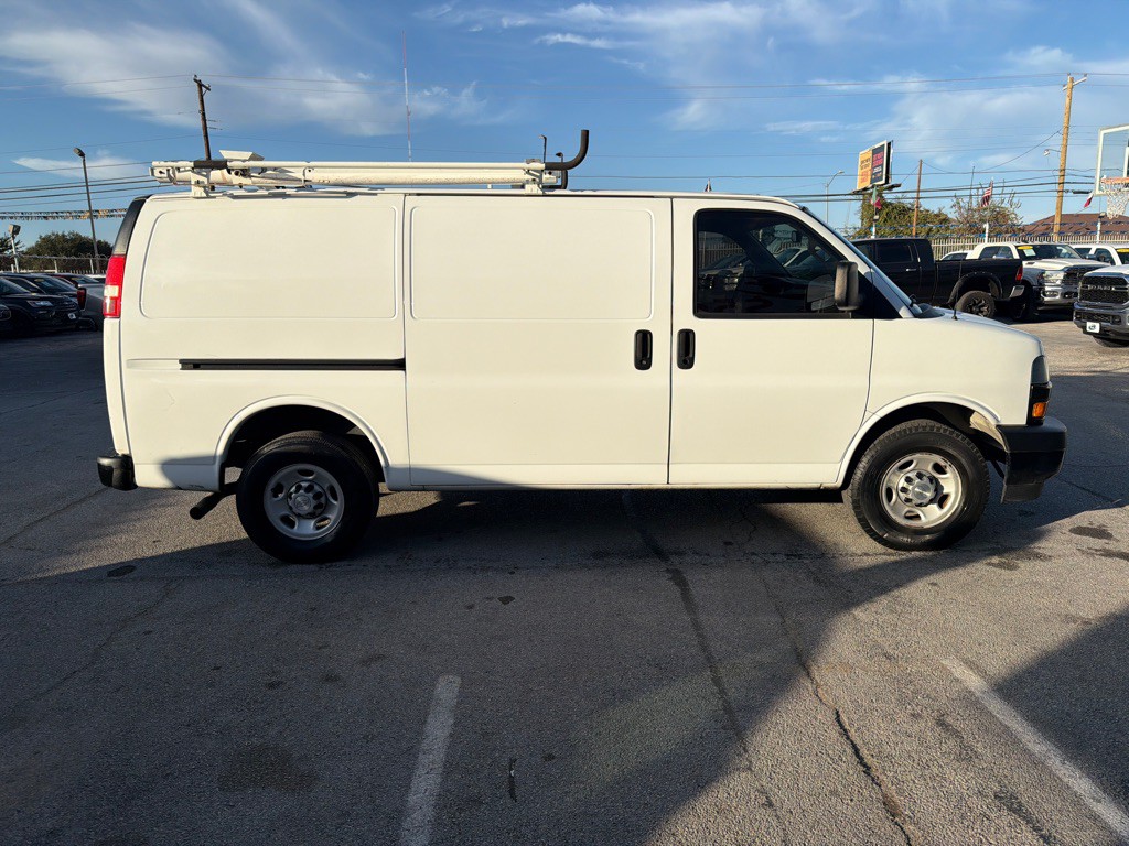 2019 Chevrolet Express Image 6
