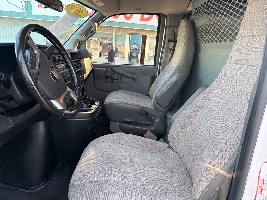 2019 Chevrolet Express Image 10