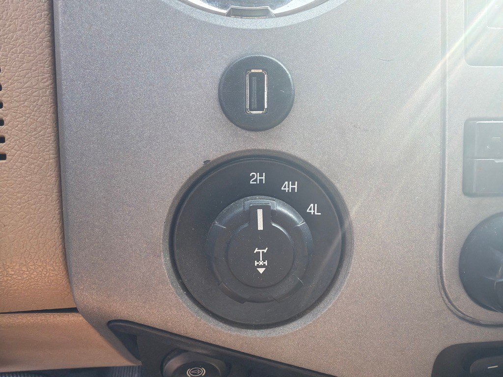 2015 Ford F-250 Image 17