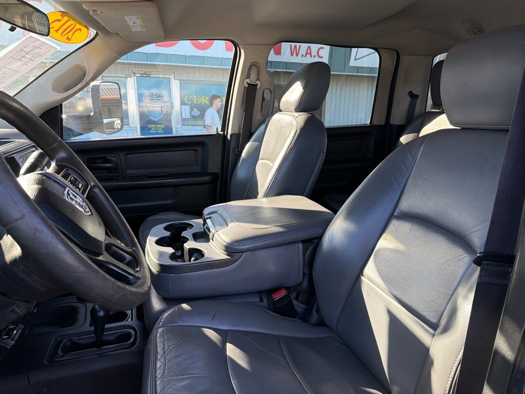 2015 RAM 3500 Image 9