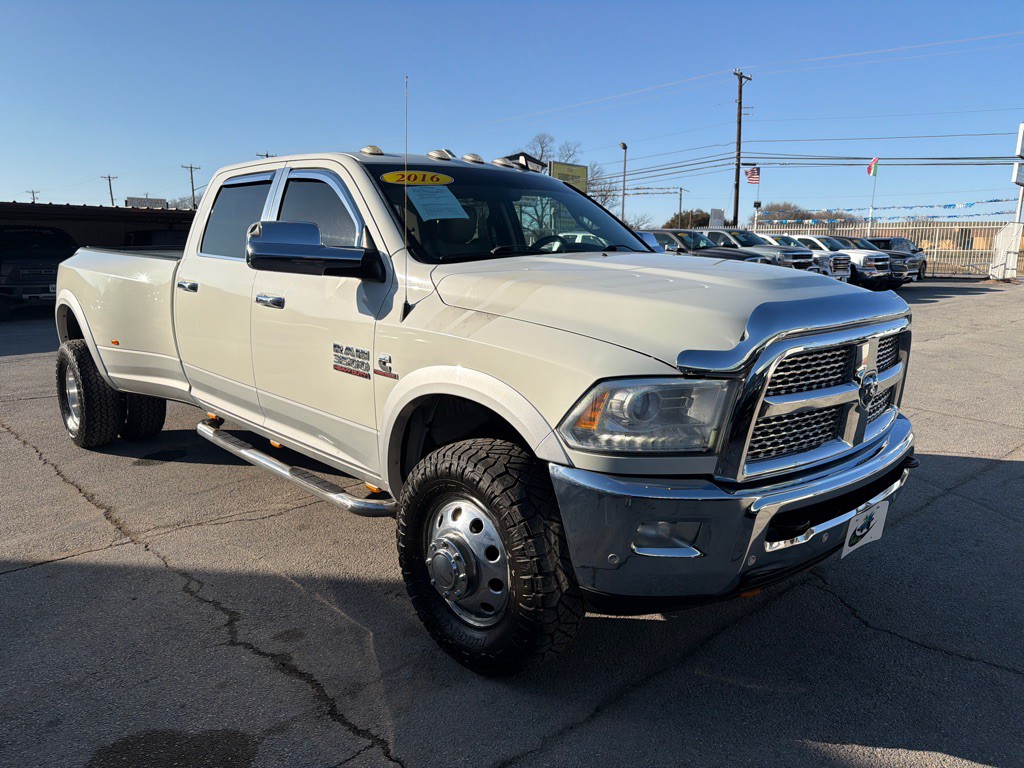 2016 RAM 3500 Image 7