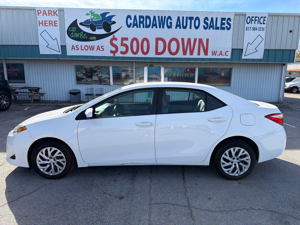 2018 Toyota Corolla Image 2