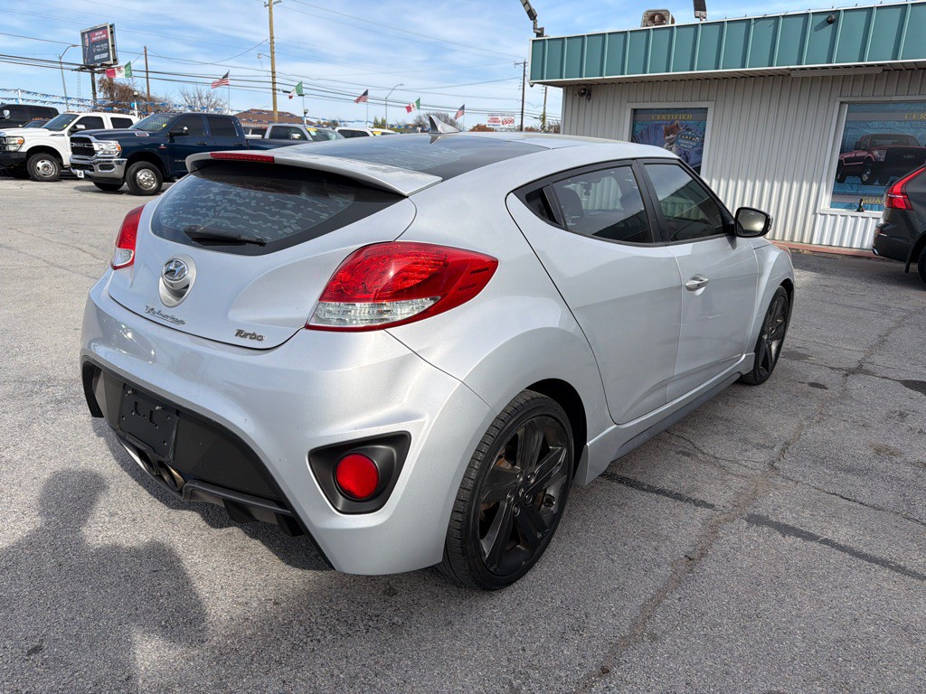 2014 Hyundai Veloster Image 5